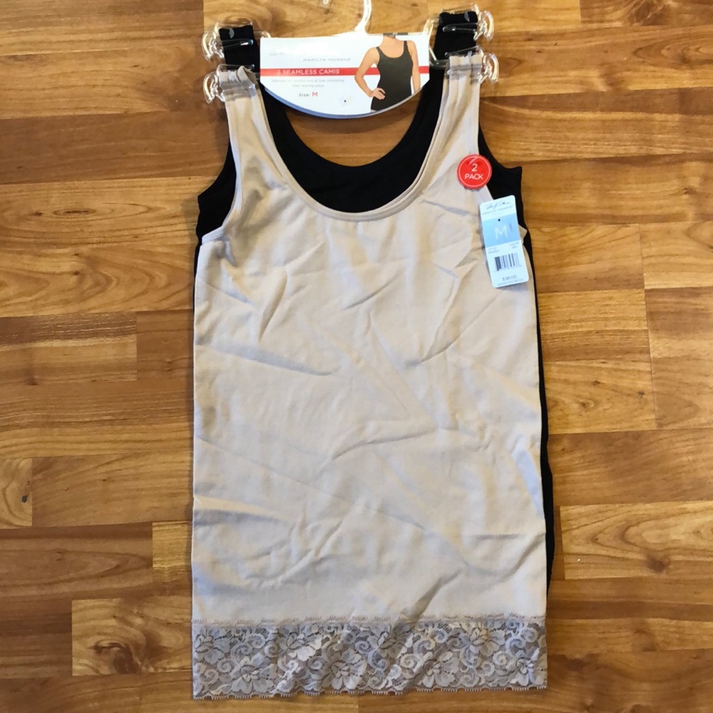 NWT 2 seamless camis (black and nice)